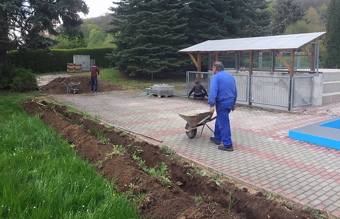 Gemeinsam in die Badesaison 2017 (Foto: Privat) Gemeinsam in die Badesaison 2017 (Foto: Privat)