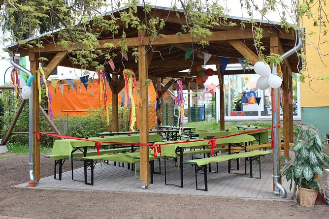 Einweihungsfeier im "K&auml;ferland" (Foto: Karl-Heinz Herrmann)