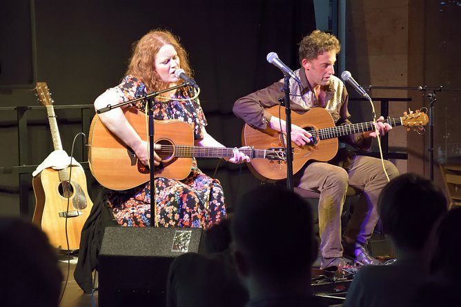 R&uuml;ckblick zum Konzert von Joseph Parsons (solo) und dem Duo DOGHOUSE ROSES (Foto: Fred B&ouml;hme)