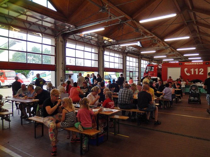 Fahrt mit einem Feuerwehrauto (Foto: Silva Hendrich)