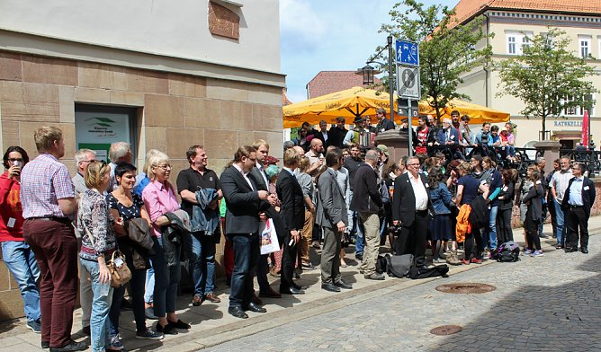 Ehrentafel f&uuml;r Bernhard Wagner enth&uuml;llt (Foto: Karl-Heinz Herrmann)