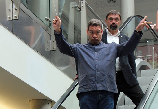 Mit Zimmermannsbleistift dirigiert (Foto: Karl-Heinz Herrmann) Mit Zimmermannsbleistift dirigiert (Foto: Karl-Heinz Herrmann)