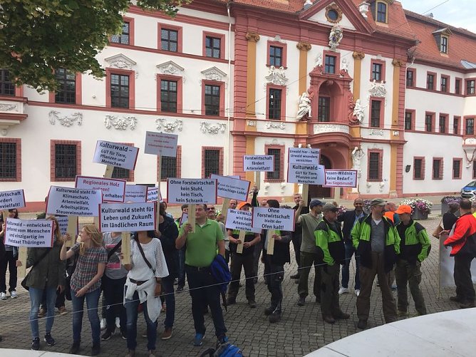 Demonstration vor der Th&uuml;ringer Staatskanzlei (Foto: Peter Morich)