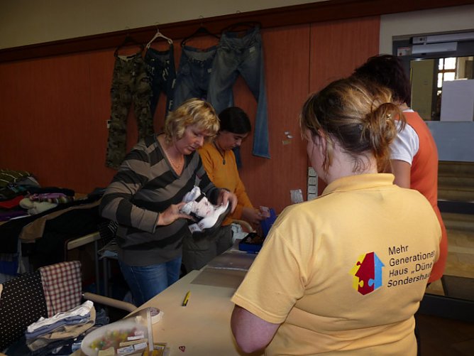 Teeniebasar (Foto: Karl-Heinz Herrmann)