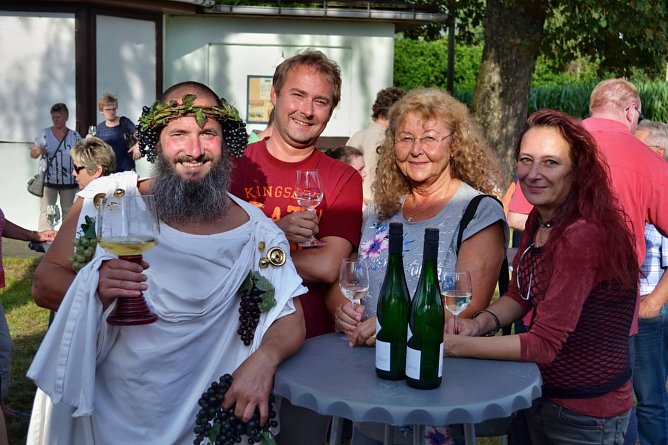 Jost Naumann als Weingott Bacchus bei der MBB (Foto: Mansfelder Bergwerksbahn, Marco Zeddel) Jost Naumann als Weingott Bacchus bei der MBB (Foto: Mansfelder Bergwerksbahn, Marco Zeddel)