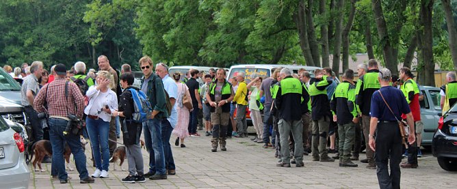 Teils kontrovers im Possenwald unterwegs (Foto: Karl-Heinz Herrmann)