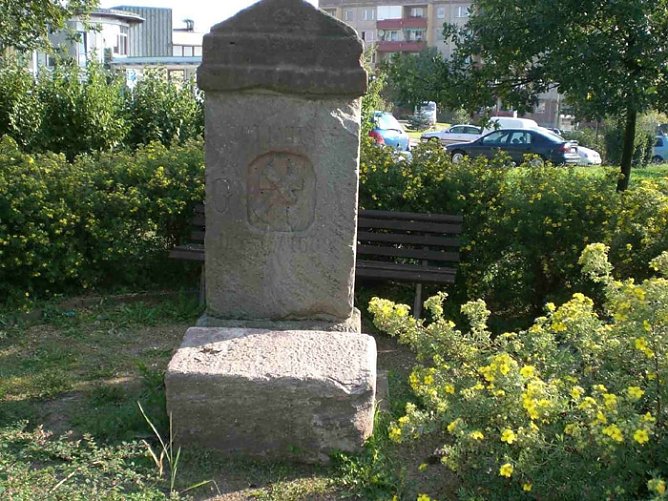 Gedenstein Artern (Foto: Klaus Henze)