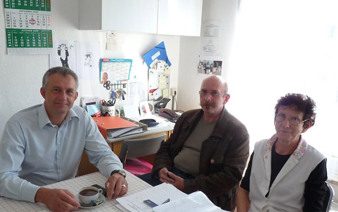 Besuch bei der Tafel (Foto: Karl-Heinz Herrmann) Besuch bei der Tafel (Foto: Karl-Heinz Herrmann)