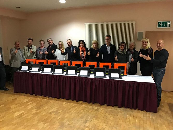 Abschluss einer Projektpartnerschaft f&uuml;r das Thema 3D-Druck (Foto: Schulamt)