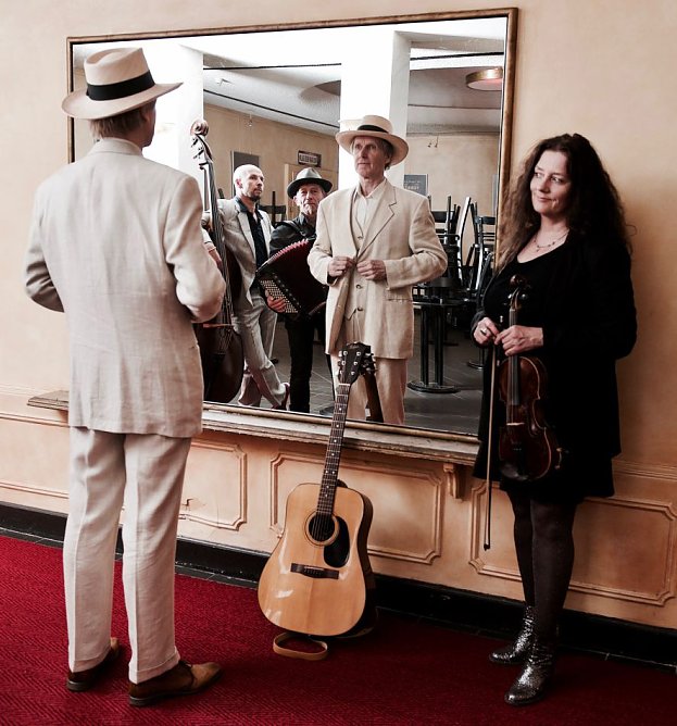 Danny Dziuk Trio & L&Uuml;&Uuml;L mit Band (Foto: Kunsthof Friedrischsrode)