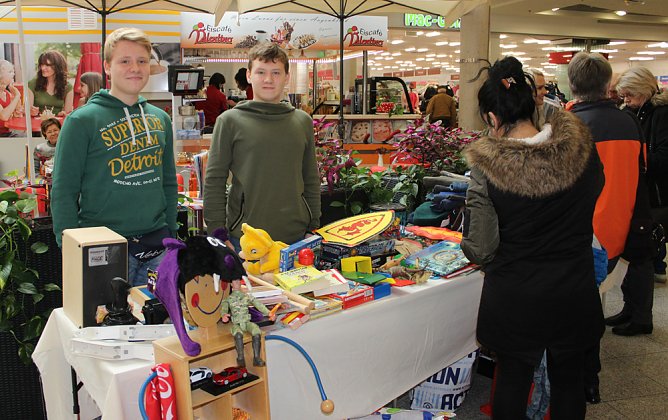 Kindertr&ouml;delmarkt gut besucht (Foto: Karl-Heinz Herrmann)