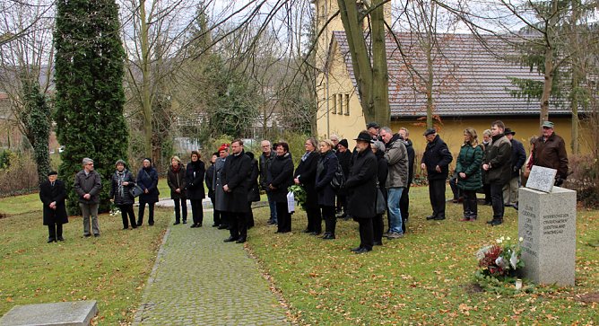 Der Opfer von Gewalt und Kriegen gedacht (Foto: Karl-Heinz Herrmann)