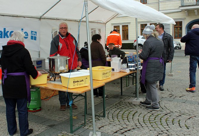 Es ist noch Soljanka da! (Foto: Karl-Heinz Herrmann)