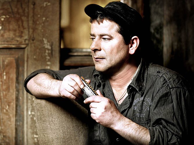 Der Mann mit der Mundharmonika (Foto: Fabian Fromm)