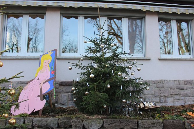 Weihnachtsmarkt an der Kindervilla (Foto: Karl-Heinz Herrmann)