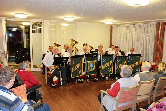 Weihnachtszeit- besinnliche Zeit (Foto: Mandy Spiegelberg ) Weihnachtszeit- besinnliche Zeit (Foto: Mandy Spiegelberg )