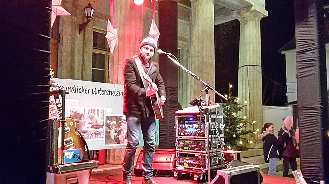 Glühweinfreundliches Wetter (Foto: Karl-Heinz Herrmann) Glühweinfreundliches Wetter (Foto: Karl-Heinz Herrmann)