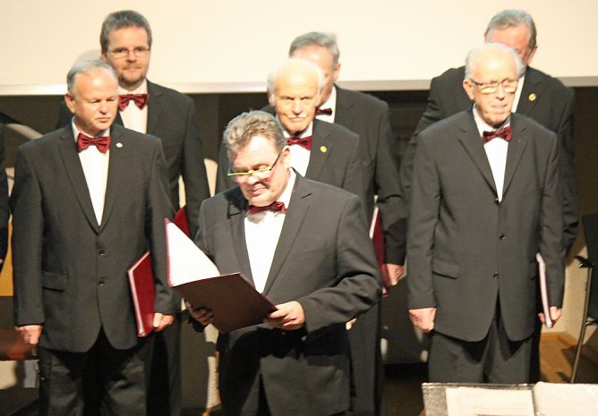 Mit dem Albert-Fischer-Chor in die Weihnacht (Foto: Karl-Heinz Herrmann)