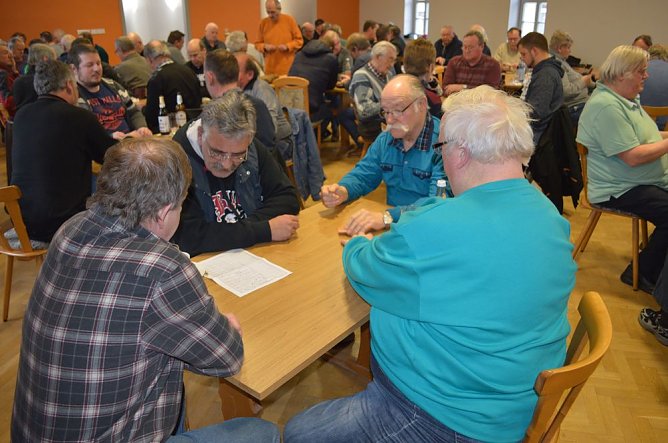 Skaturnier in Esperstedt mit großer Reichweite (Foto: Jürgen Schweser) Skaturnier in Esperstedt mit großer Reichweite (Foto: Jürgen Schweser)