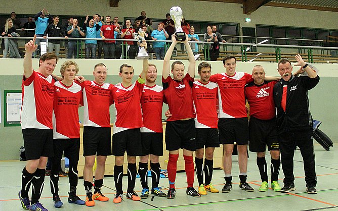 Spannung bis zum letzten Schuss (Foto: Karl-Heinz Herrmann)