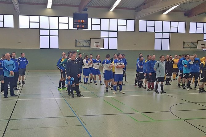 Oldi-Kicker begeisterten (Foto: Holm Suffa) Oldi-Kicker begeisterten (Foto: Holm Suffa)