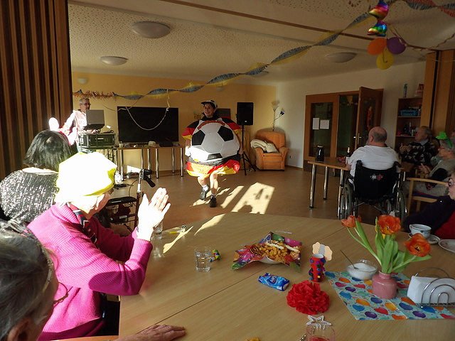 Faschingsfeier im Betreuten Wohnen (Foto: Pflegedienstleitung) Faschingsfeier im Betreuten Wohnen (Foto: Pflegedienstleitung)