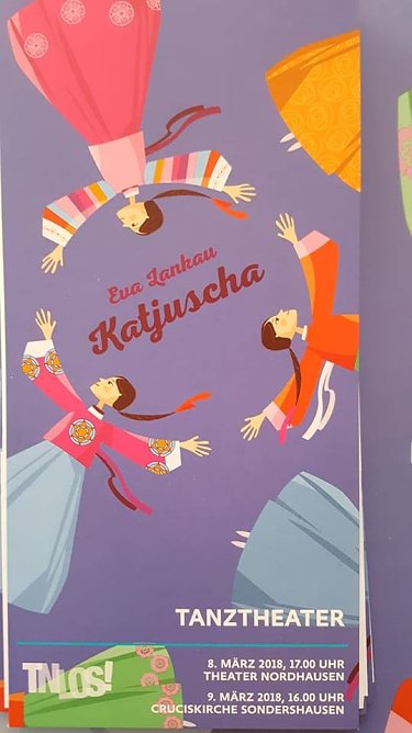 das St&uuml;ck Katjuscha ist das Ergebnis einer Kooperation der Aussiedlerinitiative Kontakt aus Sondershausen mit dem Theater Nordhausen. Theaterp&auml;dagogin Eva Lankau hat das Tanztheaterst&uuml;ck geschrieben und gemeinsam mit den Frauen erarbeitet. Unterst&uuml;tzt wird das Projekt durch die gemeinn&uuml;tzige F&ouml;rderungsgesellschaft Arbeit und Umwelt Sondershausen... (Foto: privat)