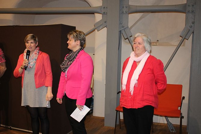 Mit Sir Henry gefeiert (Foto: Karl-Heinz Herrmann) Mit Sir Henry gefeiert (Foto: Karl-Heinz Herrmann)