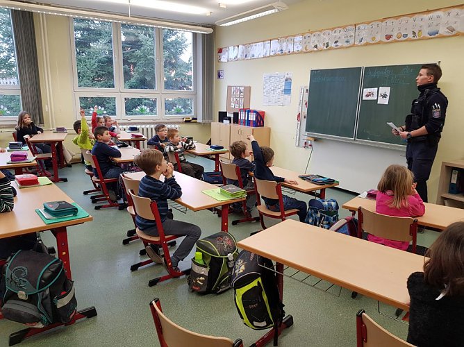 Aufregende Stunden mit polizeilicher Unterst&uuml;tzung (Foto: GS Hohenebra)