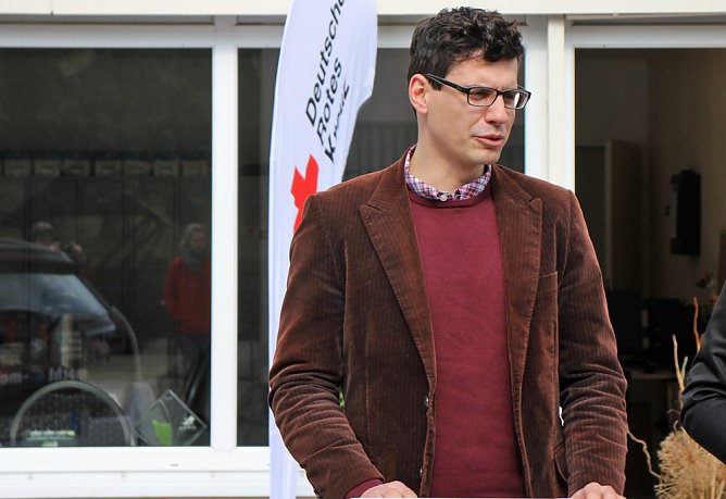 DRK mit E-Auto zum Testen (Foto: Karl-Heinz Herrmann)