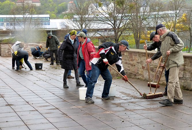 Machen Sie Mit! – beim Frühjahrsputz 2018 (Foto: Stadtmarketing Bad Frankenhausen) Machen Sie Mit! – beim Frühjahrsputz 2018 (Foto: Stadtmarketing Bad Frankenhausen)