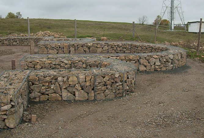 Gabionen auf dem Frauenberg (Foto: Karl-Heinz Herrmann)