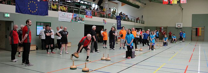 Wette verloren - Erfolgreicher in den Europacup Bosseln (Foto: Karl-Heinz Herrmann)