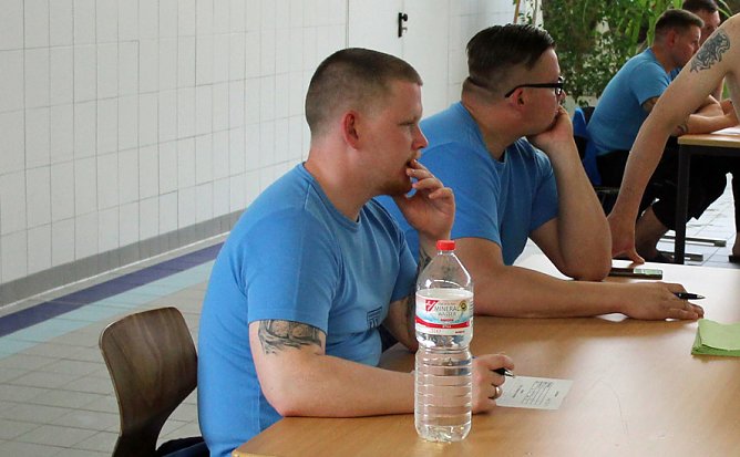 Sekunden vor der Hatz nach Bahnen (Foto: Karl-Heinz Herrmann) Sekunden vor der Hatz nach Bahnen (Foto: Karl-Heinz Herrmann)
