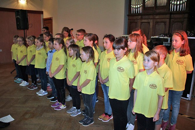 Die "H&uuml;tte" war voll - Fr&uuml;hlingsfest (Foto: Karl-Heinz Herrmann)