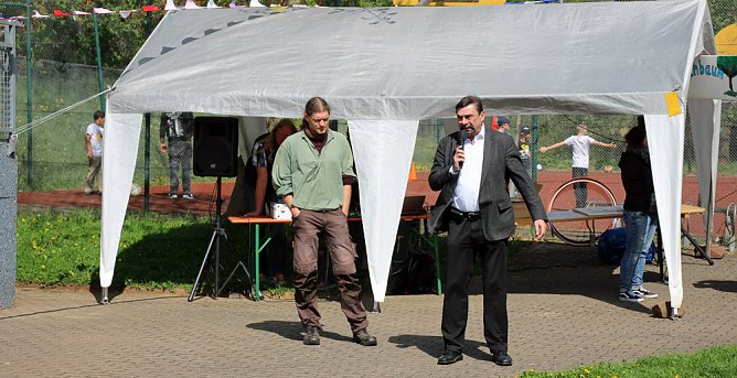 Wieder Wetterglück beim Baumfest (Foto: Karl-Heinz Herrmann) Wieder Wetterglück beim Baumfest (Foto: Karl-Heinz Herrmann)