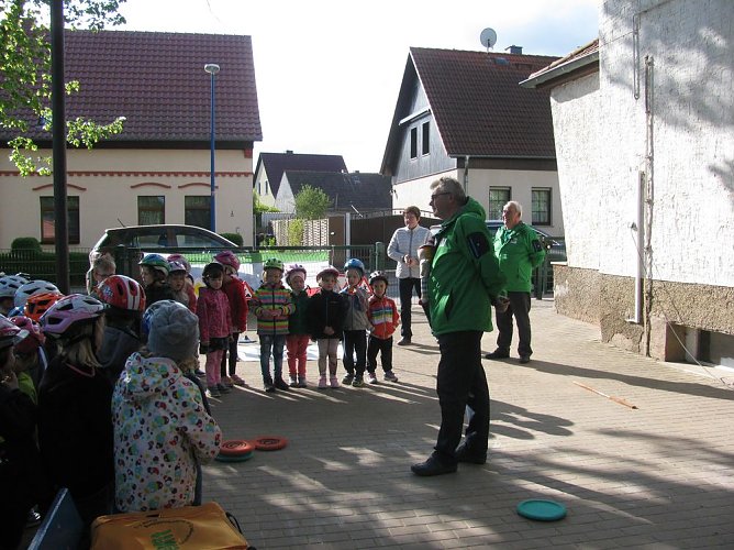Verkehrssicherheitstag der Kita Zwergenhaus Oberheldrungen (Foto: Bernd Müller) Verkehrssicherheitstag der Kita Zwergenhaus Oberheldrungen (Foto: Bernd Müller)