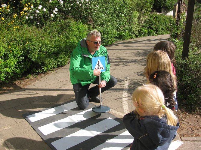 Verkehrssicherheitstag der Kita Regenbogen  Artern (Foto: Bernd M&uuml;ller)