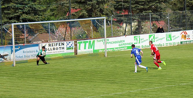 Dem Aufstieg einen Schritt näher (Foto: Karl-Heinz Herrmann) Dem Aufstieg einen Schritt näher (Foto: Karl-Heinz Herrmann)