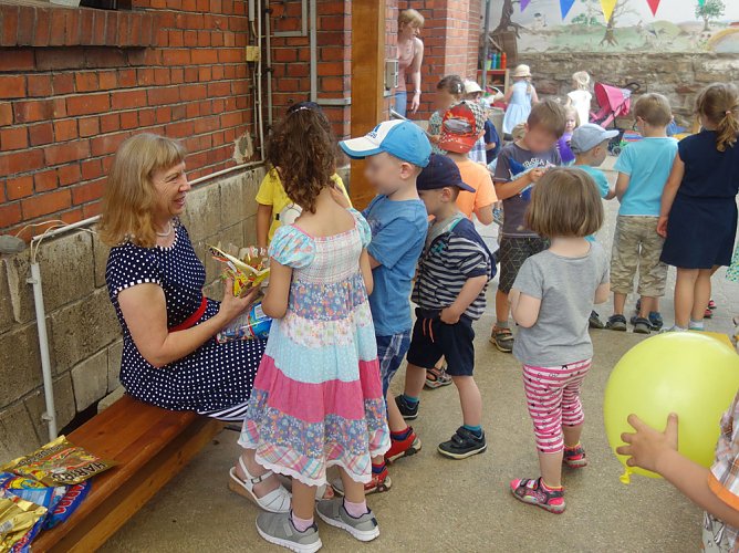 Kindertag im Kindergarten (Foto: Wahlkreisbüro Dr. Iris Martin-Gehl) Kindertag im Kindergarten (Foto: Wahlkreisbüro Dr. Iris Martin-Gehl)