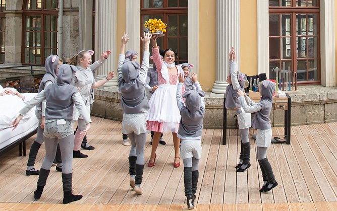 Pfiffige Magd angelt sich Mann (Foto: Andr&aacute;s Dobi)