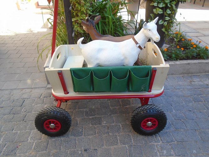 Versteigerung Bollerwagen (Foto: Peter Ke&szlig;ler)