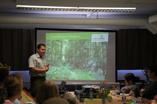Revierf&ouml;rster zu Besuch (Foto: Karl-Heinz Herrmann)