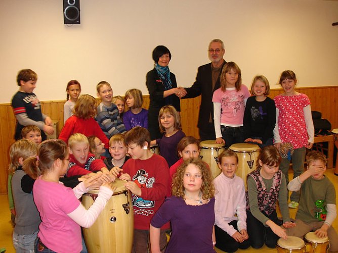 Übergabe Sparkassenspende (Foto: Rudolf Scherer) Übergabe Sparkassenspende (Foto: Rudolf Scherer)