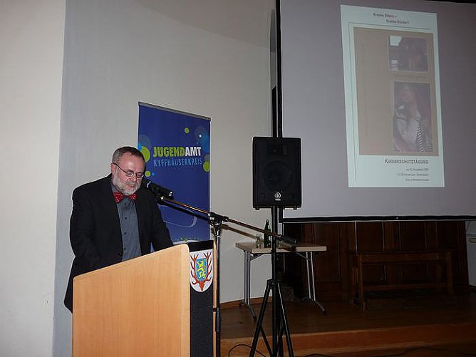 Kinderschutztagung 2009 (Foto: Karl-Heinz Herrmann) Kinderschutztagung 2009 (Foto: Karl-Heinz Herrmann)