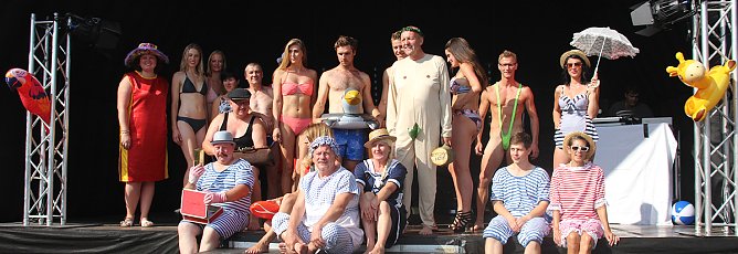 Publikumsmagnet Bademodenschau (Foto: Karl-Heinz Herrmann) Publikumsmagnet Bademodenschau (Foto: Karl-Heinz Herrmann)