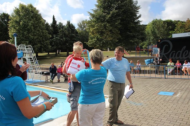 24-Stunden-Schwimmen begeisterte (Foto: Karl-Heinz Herrmann)