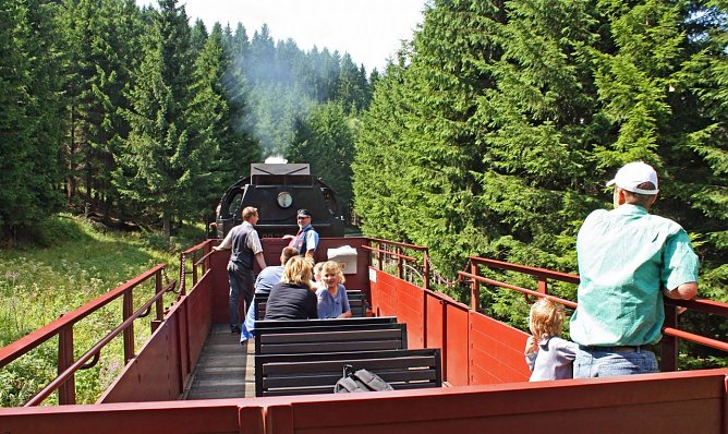 Den Fahrtwind genie&szlig;en: Am 9. September wird das Schienencabrio der HSB fahrplanm&auml;&szlig;ig auf der Selketalbahn eingesetzt (Foto: Dirk Bahnsen/HSB)
