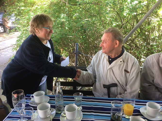 Tierischer Besuch beim VdK Ortsverband Artern (Foto: Ina R&ouml;mer)