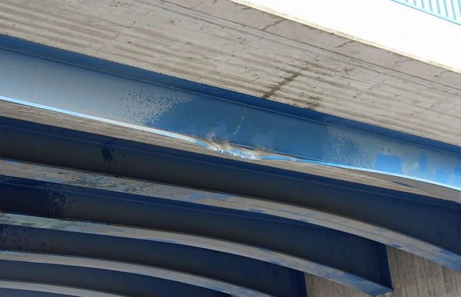 So sieht es an der Br&uuml;cke der B4 aus (Foto: Karl-Heinz Herrmann)